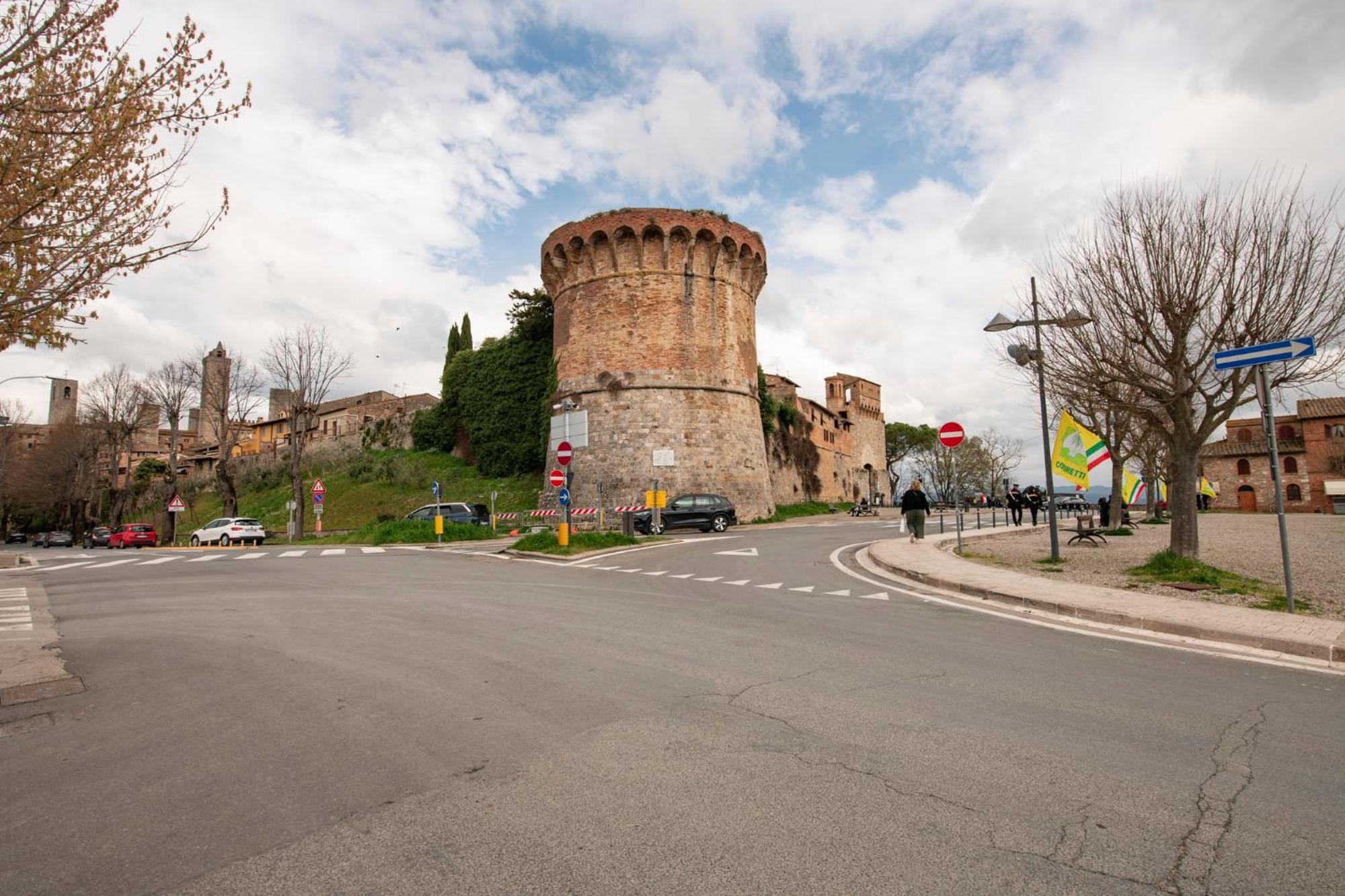 Bellavista Free Parking City Center San Gimignano Exterior foto